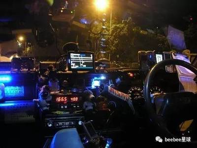 為什么香港出租車司機(jī)會(huì)同時(shí)使用10個(gè)手機(jī)？科技視角下的通訊設(shè)備租賃現(xiàn)象